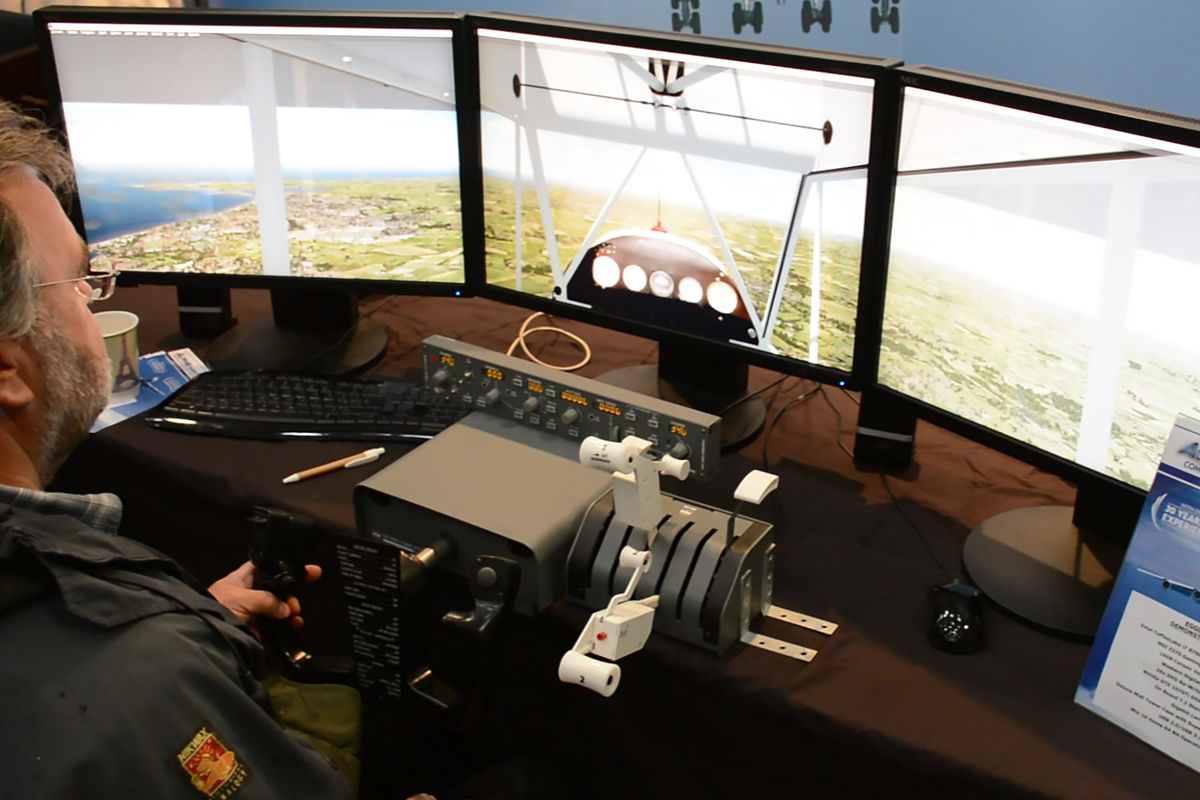 Visitor flight simming on a three display setup