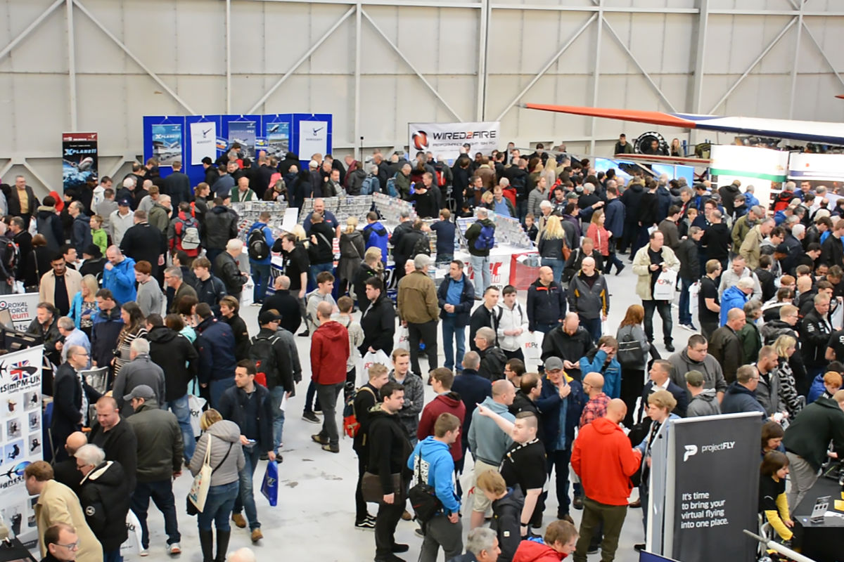 Busy showfloor at Flight Sim 2018